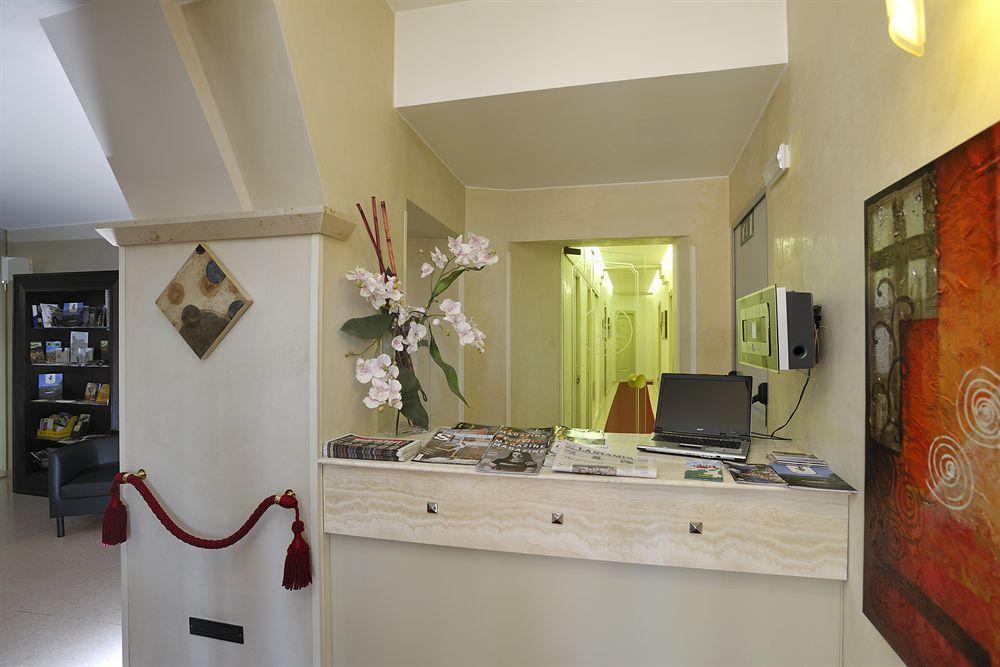 Hotel Eden เปรูจา ภายนอก รูปภาพ
