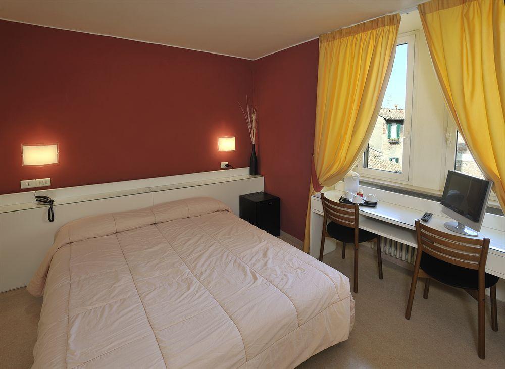 Hotel Eden เปรูจา ภายนอก รูปภาพ